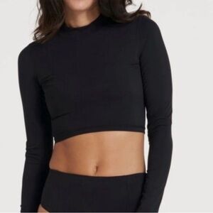 Vuori Dune Black Long-Sleeve Swim Crop Top NWOT